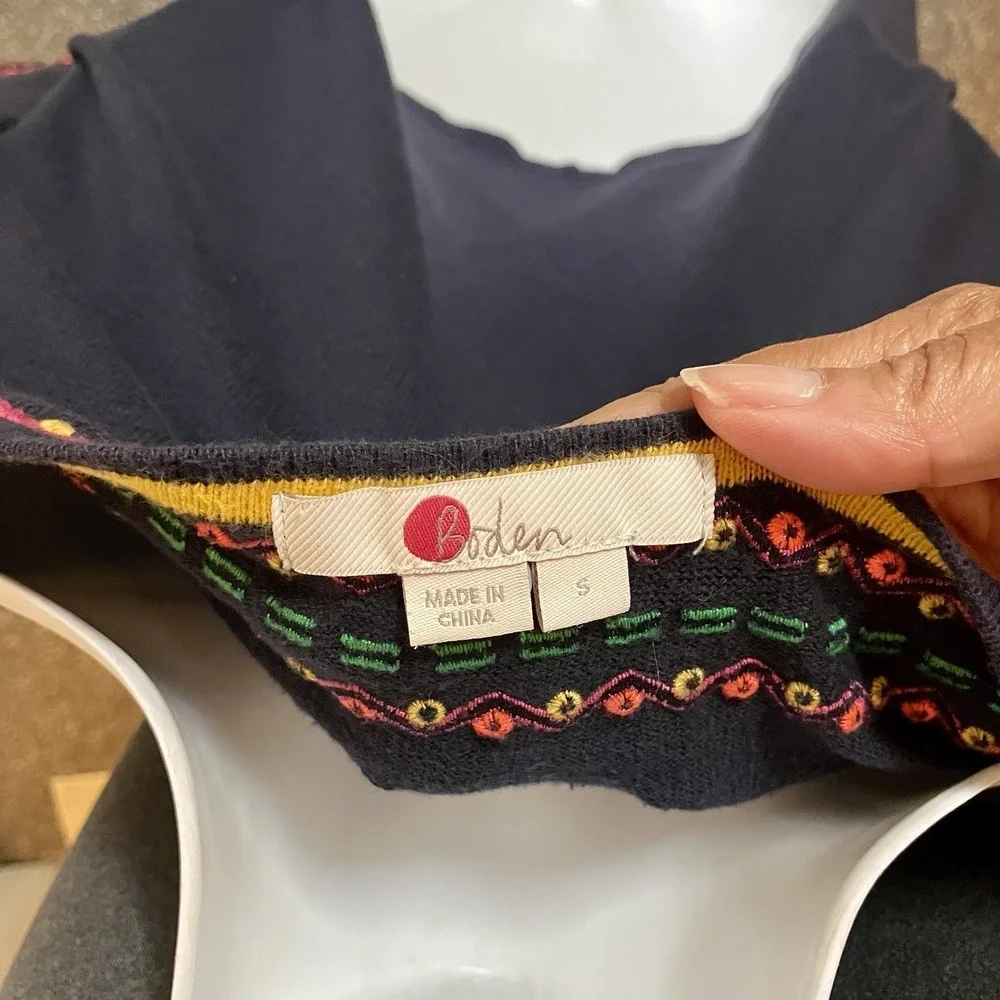 Boden Embroidered Navy Blue Sweater Size Small Women's